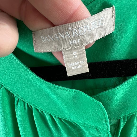 Banana Republic 100% Silk  Mandarin Collar Shirt - Picture 6 of 8